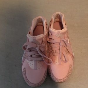 nike huarache size 6 leopard pink